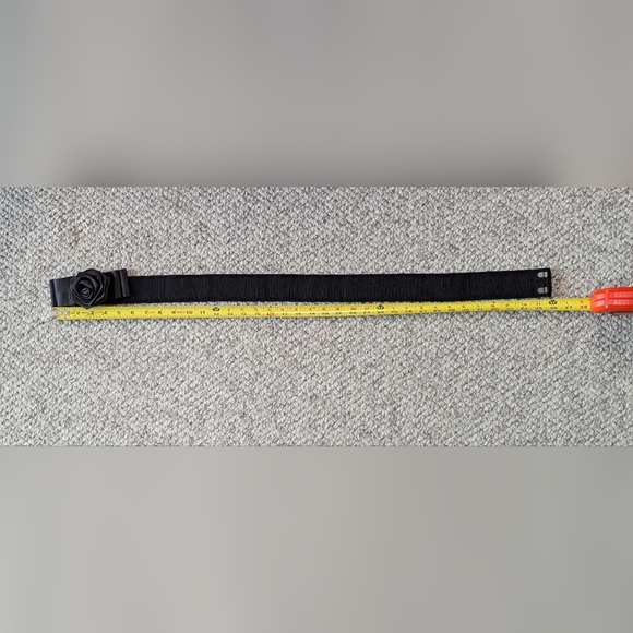 Women's Elasticized Black Belt With Flower/Rosette Bow Detail - Picture 9 of 11